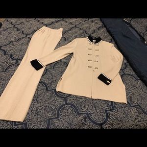 St. John Knits pant suit - great condition.